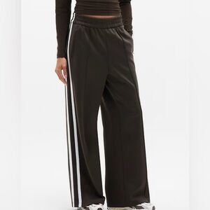 NWT Athleta Tempo Wide Leg Truffle/White Track Pant Size S/P
